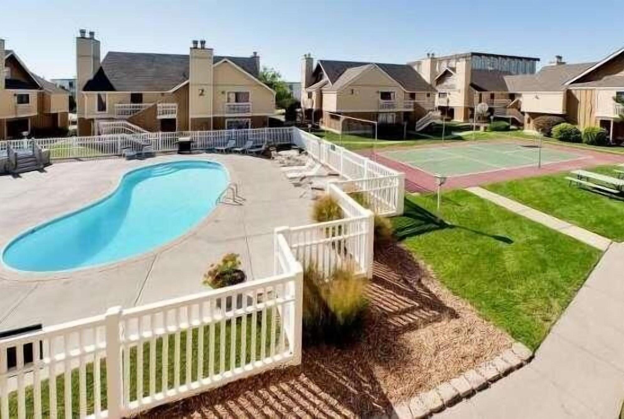 Hawthorn Extended Stay By Wyndham Wichita Ngoại thất bức ảnh