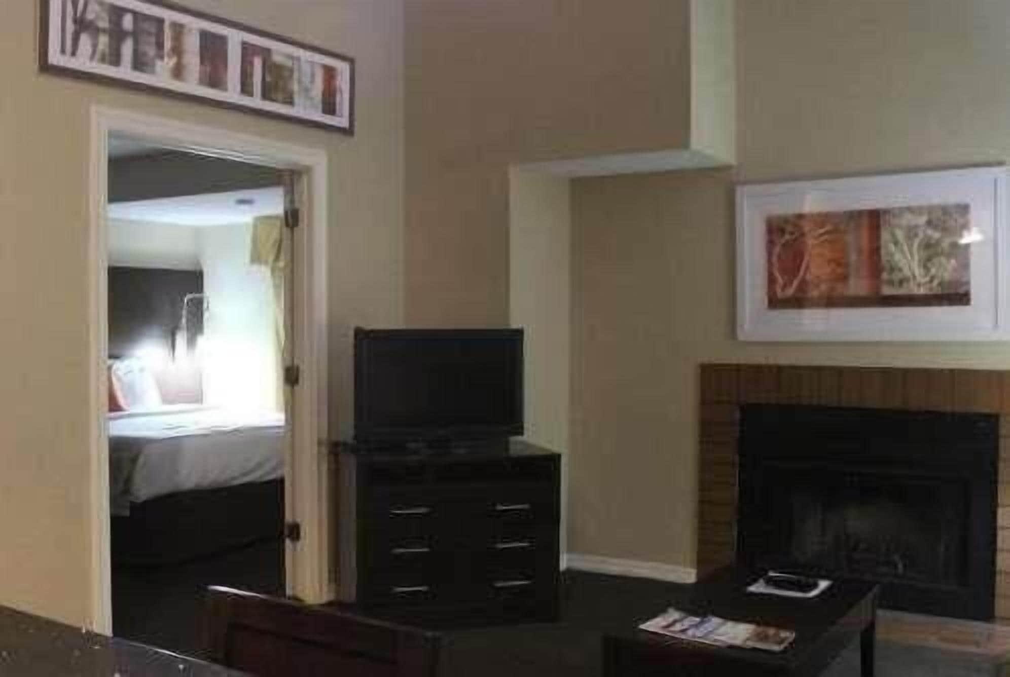 Hawthorn Extended Stay By Wyndham Wichita Ngoại thất bức ảnh