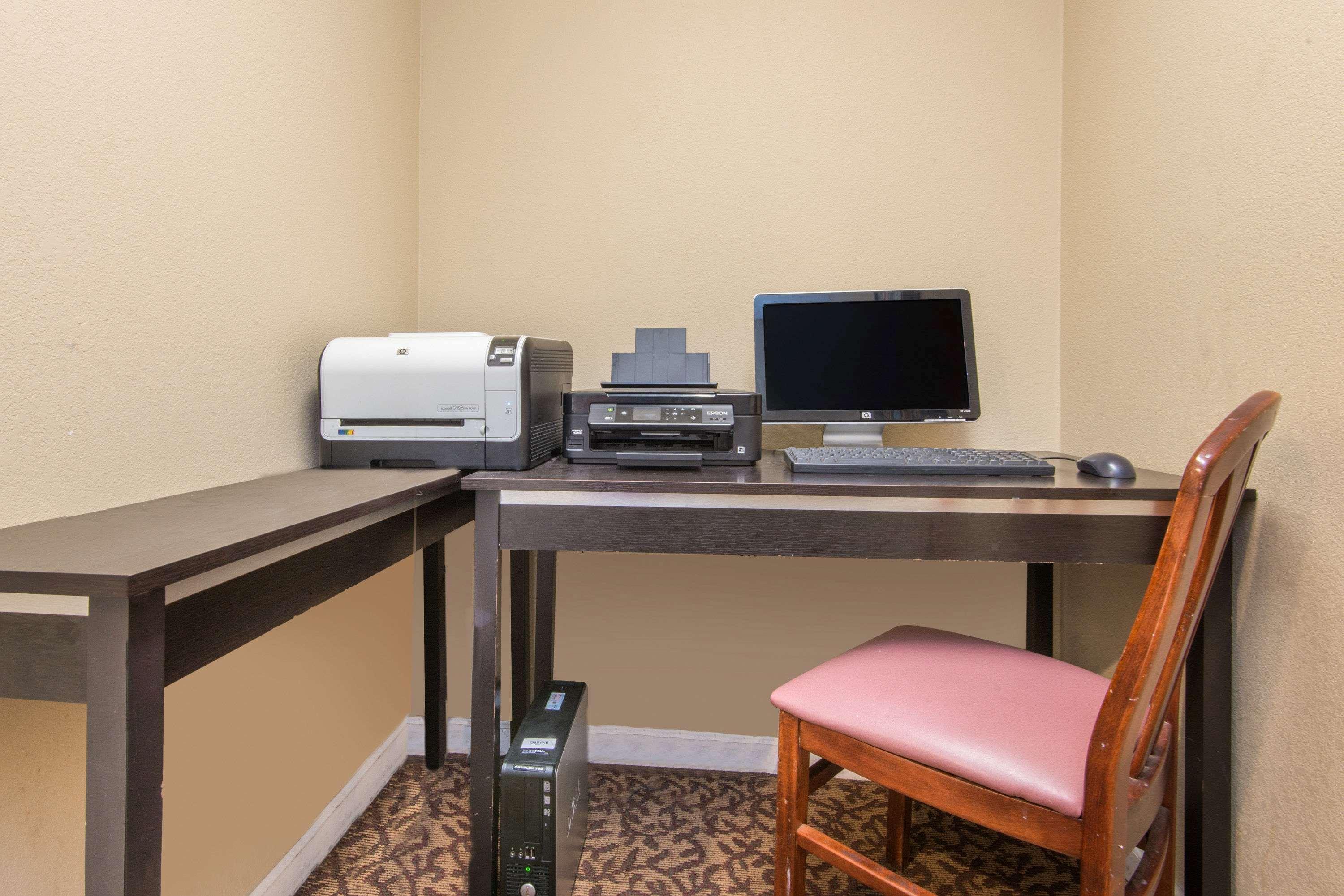 Hawthorn Extended Stay By Wyndham Wichita Ngoại thất bức ảnh
