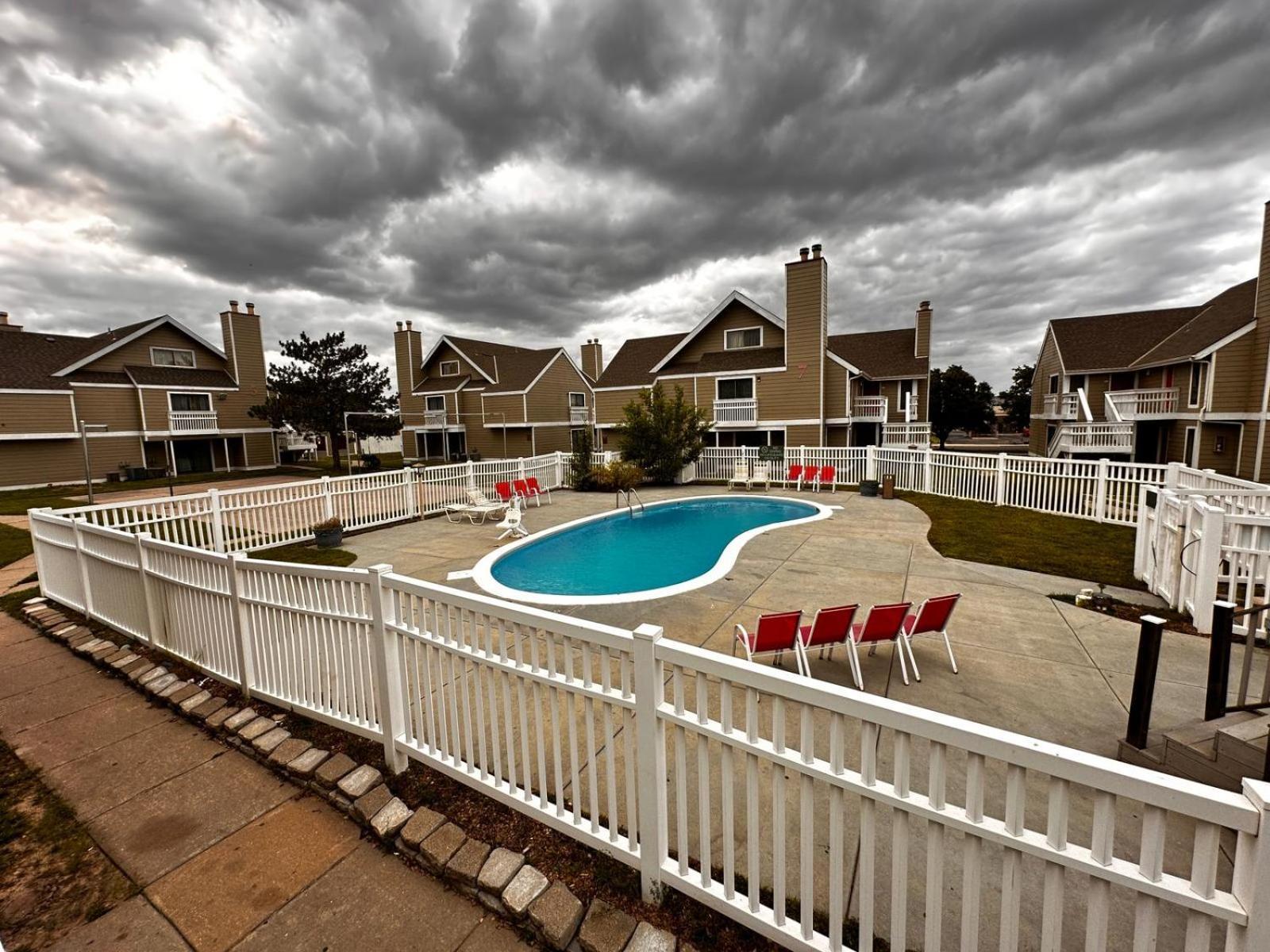 Hawthorn Extended Stay By Wyndham Wichita Ngoại thất bức ảnh